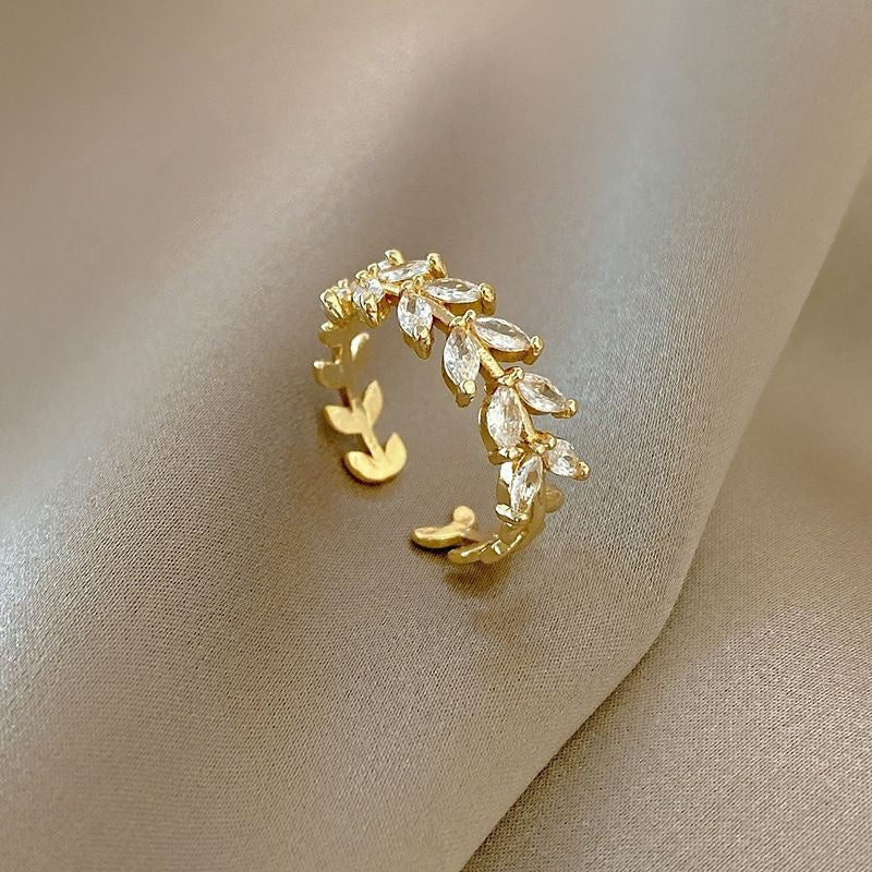 Minimalist Luxury – Rings, Bracelets & Earrings 💎